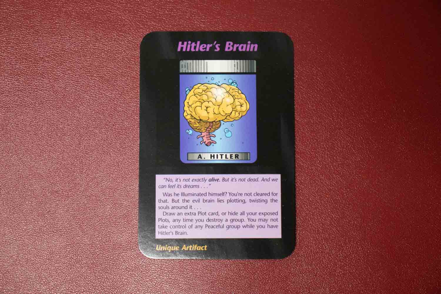 【イルミナティカード】Hitler’s Brainの詳細と都市伝説まとめ【アドルフ・ヒトラーの意思】